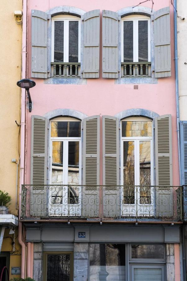 Studio Neuf, Charme De L'Ancien, Avec Balcon - 3 Etoiles, 4 Diamants Appartement Bagnères-de-Bigorre Buitenkant foto